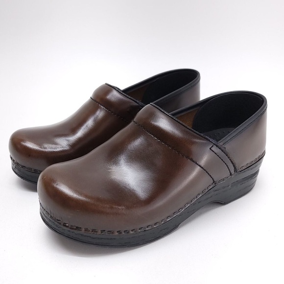 Like New - Dansko Professional Brown Clog - size 6.5-7 - Picture 1 of 5